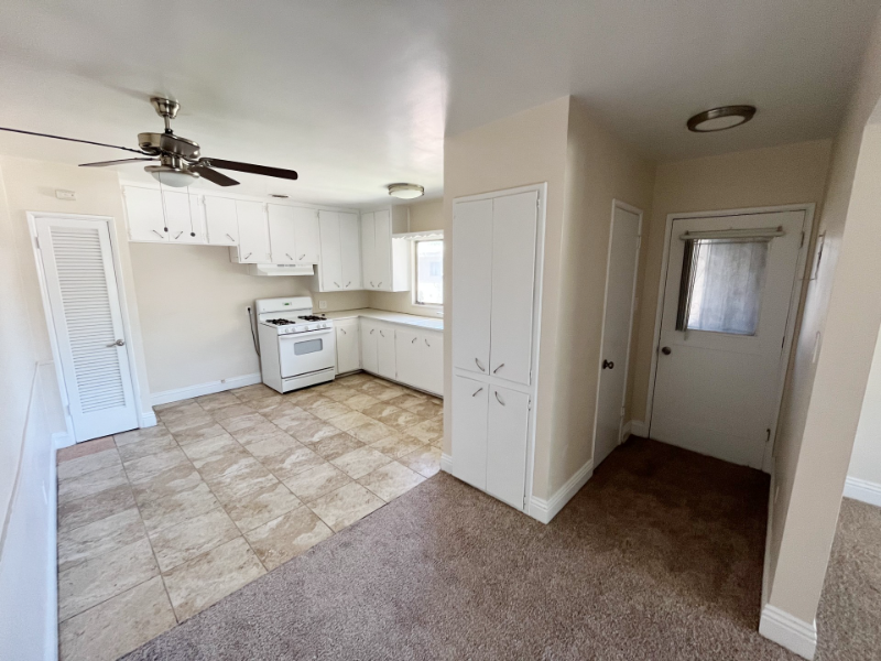 627 North Vine Avenue - Photo 2 of 25