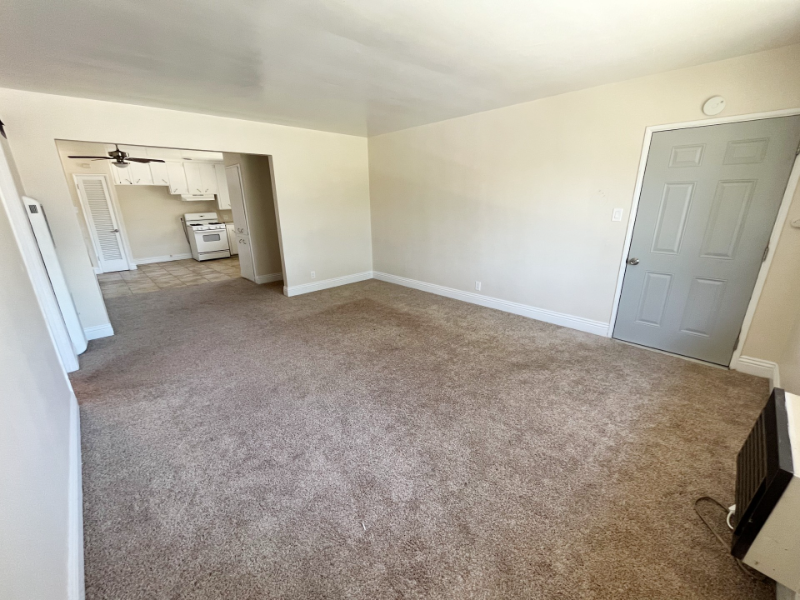 627 North Vine Avenue - Photo 6 of 25