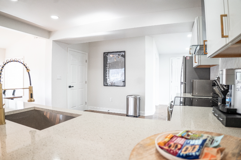 3720 Taft Ave - Photo 5 of 50