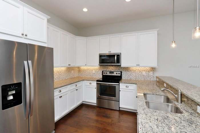 503 N Trask St - Photo 2 of 37