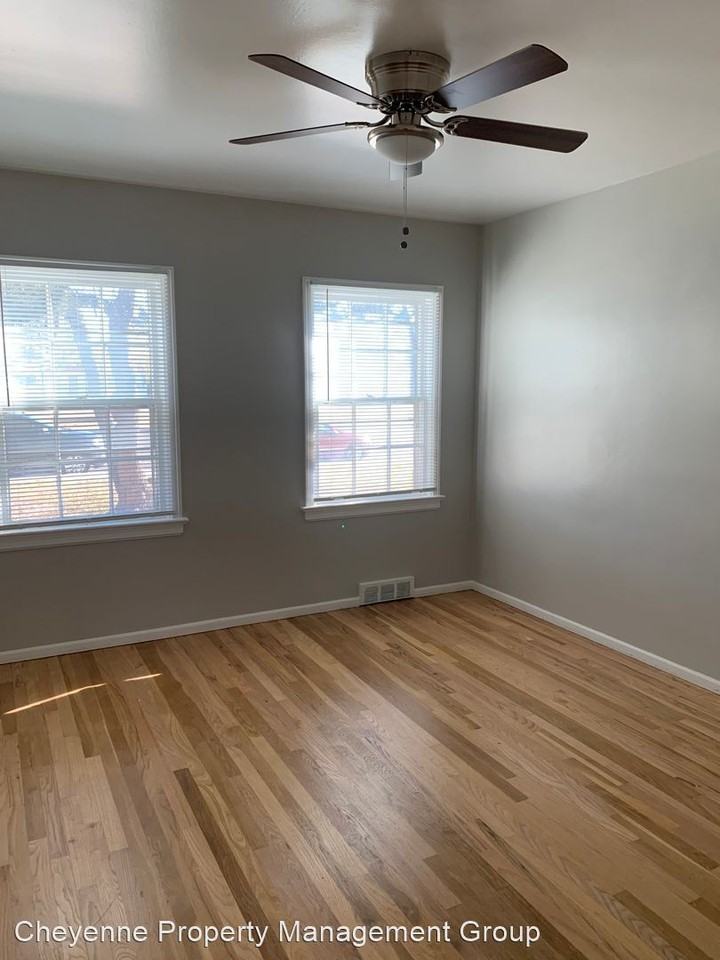 1708 Logan Ave - Photo 2 of 7