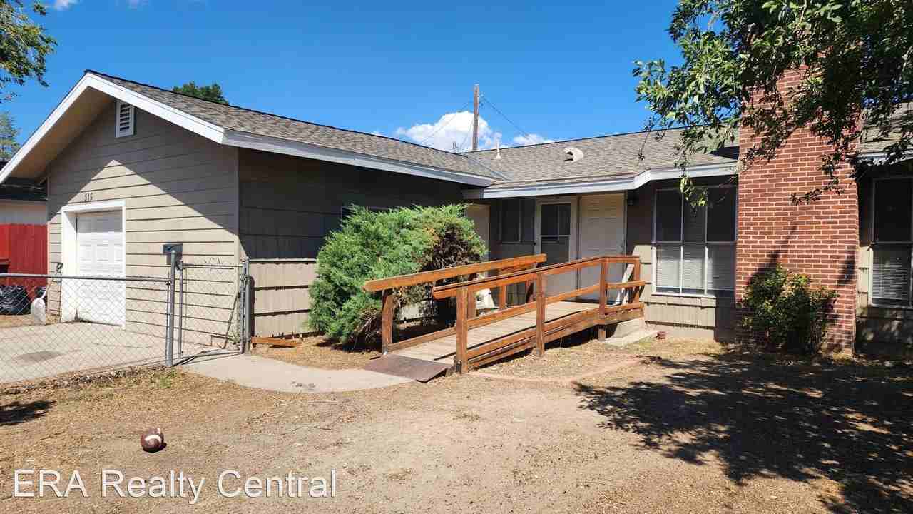 515 E Plumb Ln - Photo 2 of 13