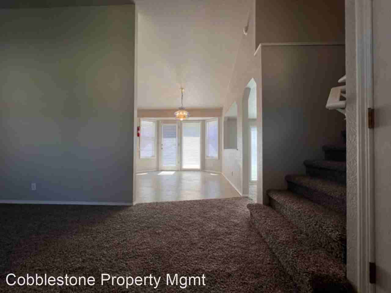 9909 W Landmark St - Photo 3 of 26