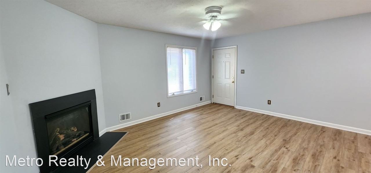 403 Rosewood Ct - Photo 2 of 40