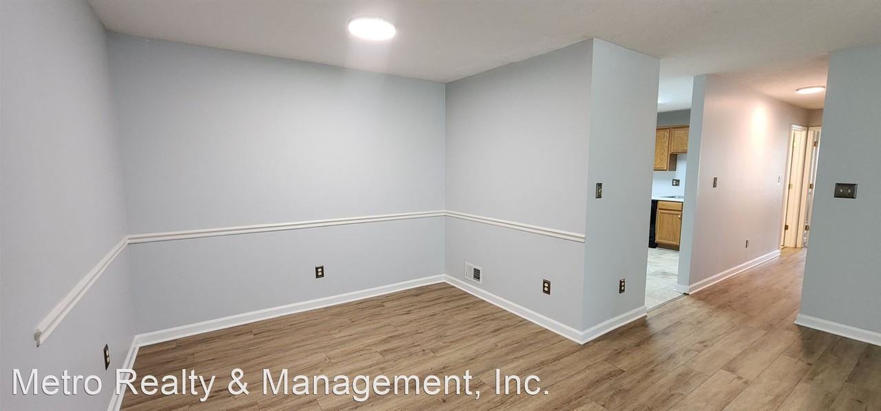 403 Rosewood Ct - Photo 3 of 40