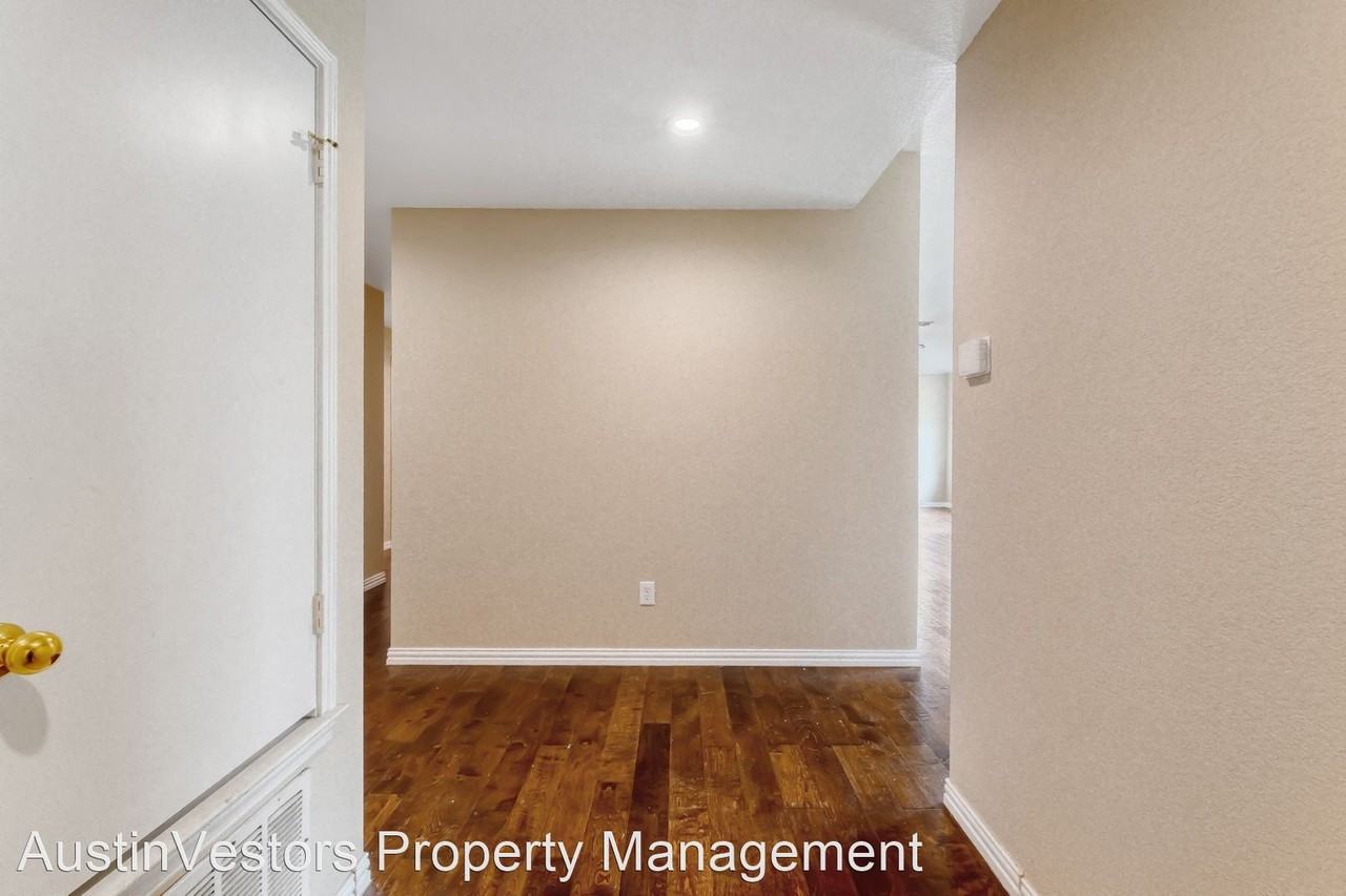 2616 Bluffstone Dr - Photo 2 of 25