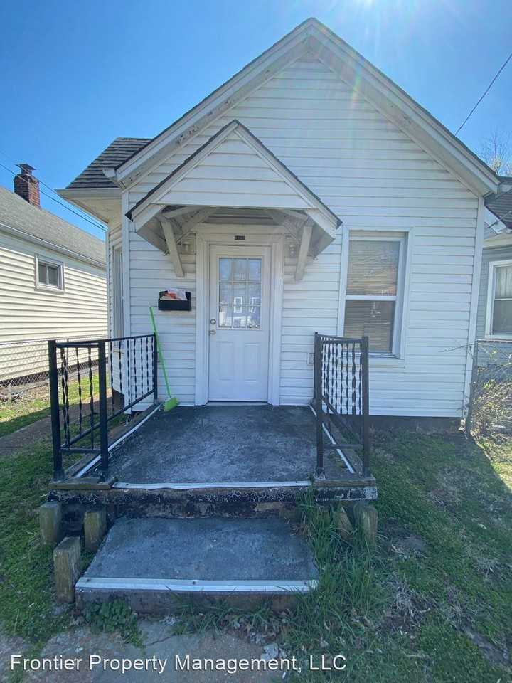 6852 Southwest Ave - Photo 2 of 19