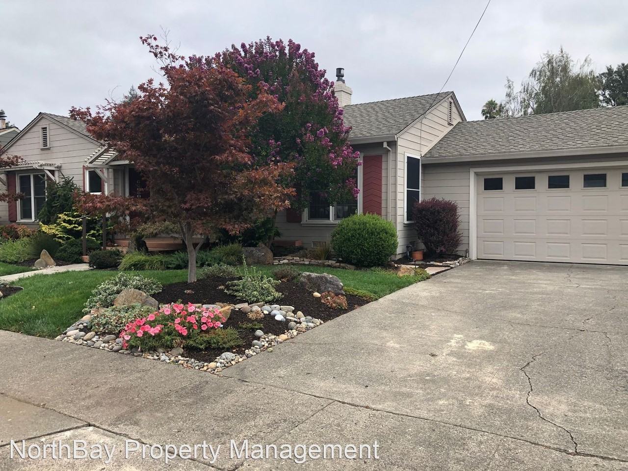 1934 E Haven Dr - Photo 2 of 30