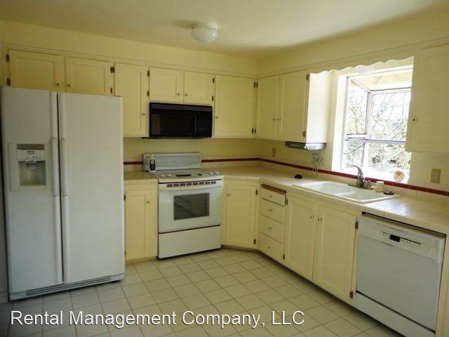 2606 Larlin Dr - Photo 3 of 16