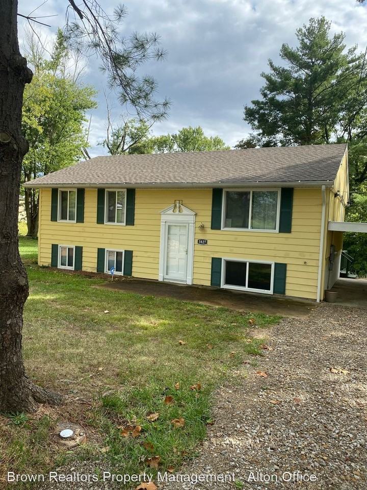 3827 Stanka Ln - Photo 2 of 17