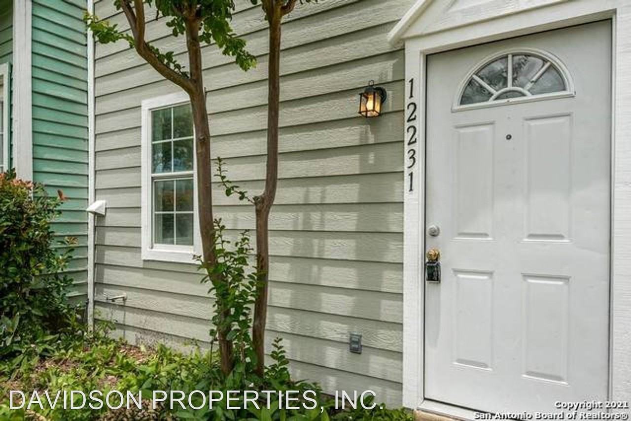 12231 Magnolia Blossom - Photo 3 of 26