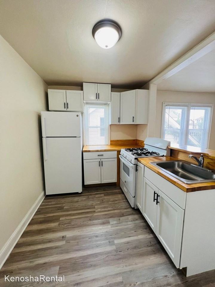 5908 32nd Avenue - Photo 2 of 11