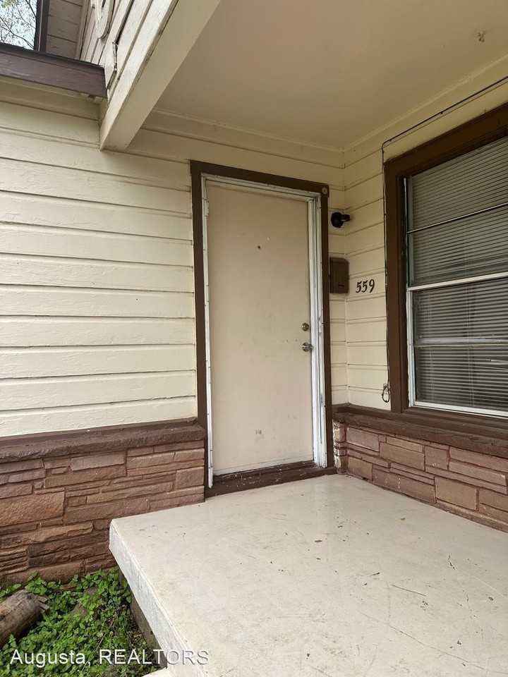 557/559 EN 21st - Photo 3 of 11