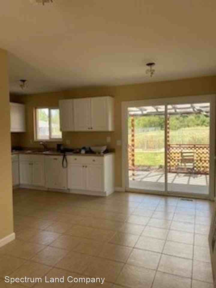 1357 Dexter St - Photo 3 of 46