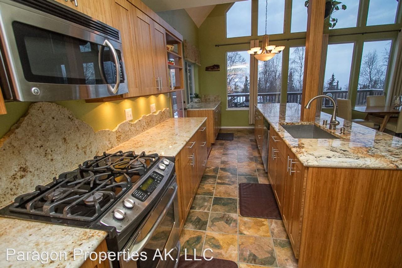 10000 Farpoint Cir - Photo 3 of 10