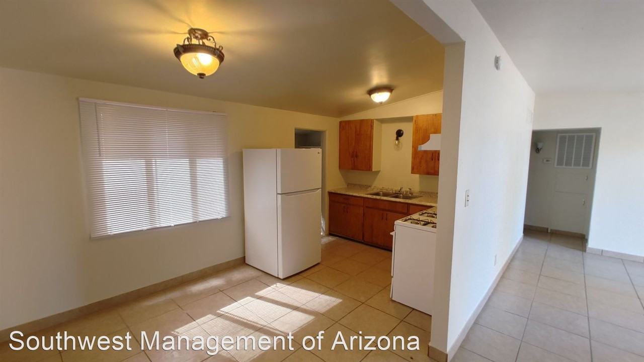 1800 S 10th Ave - Photo 3 of 6