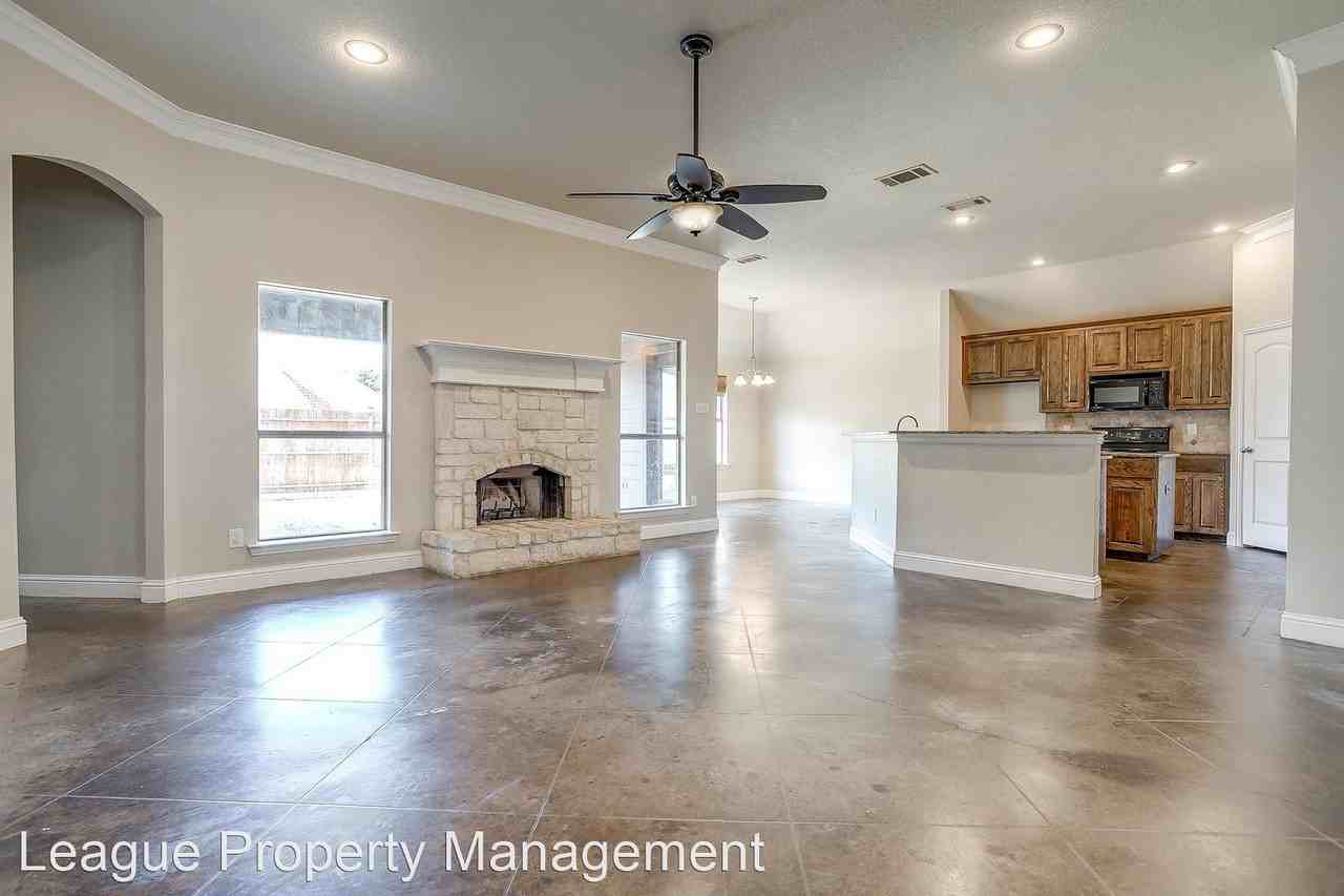 121 Muirfield Dr - Photo 2 of 12