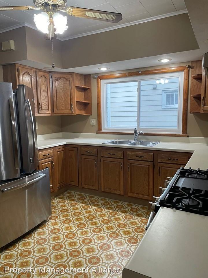 1028-1030 Teall Ave - Photo 3 of 11