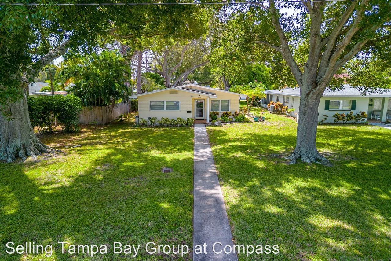 662 Villagrande Ave S - Photo 3 of 50