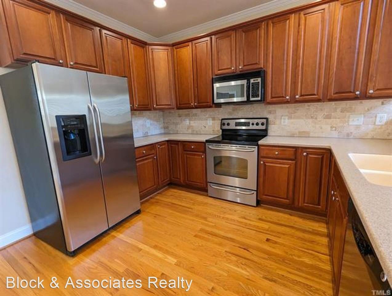 1115 Front Gate Ln - Photo 2 of 18