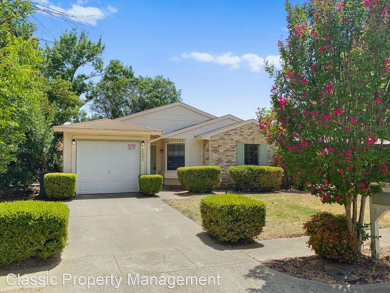 2692 Castanada Cir - Photo 3 of 10