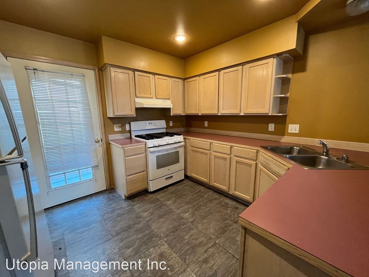 115 44th St - Photo 3 of 6