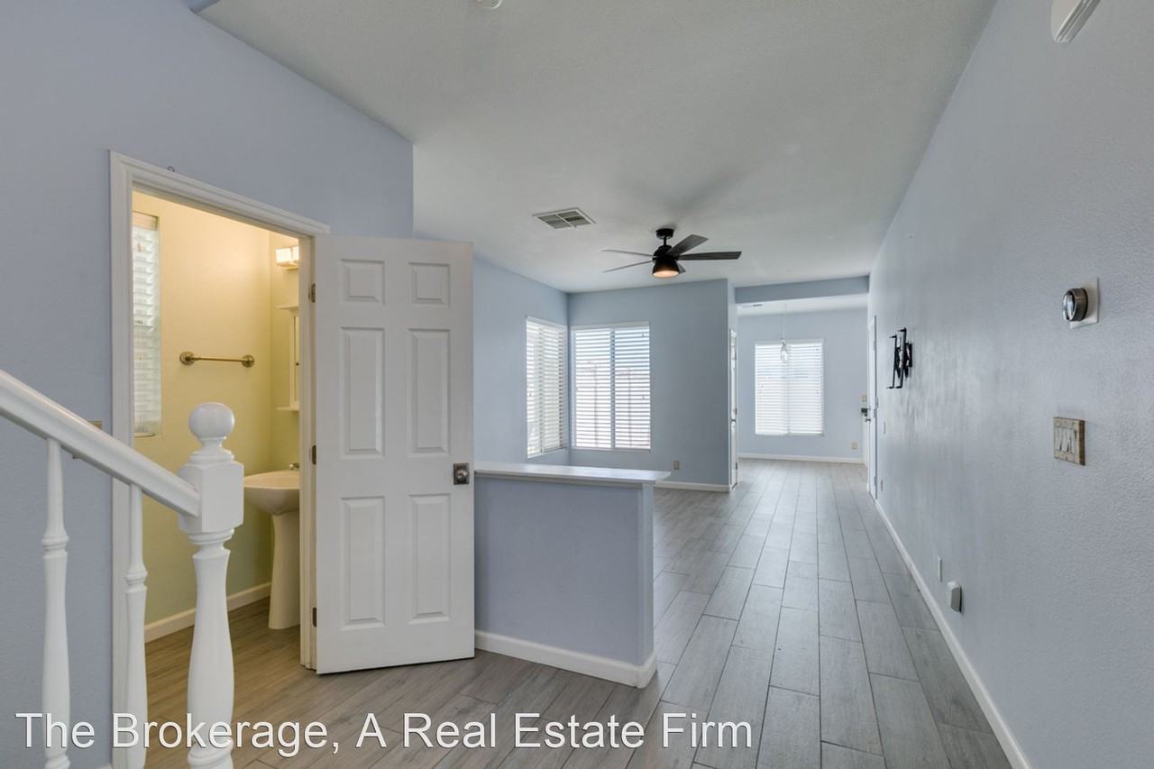 1555 Homeward Cloud Ave - Photo 3 of 33