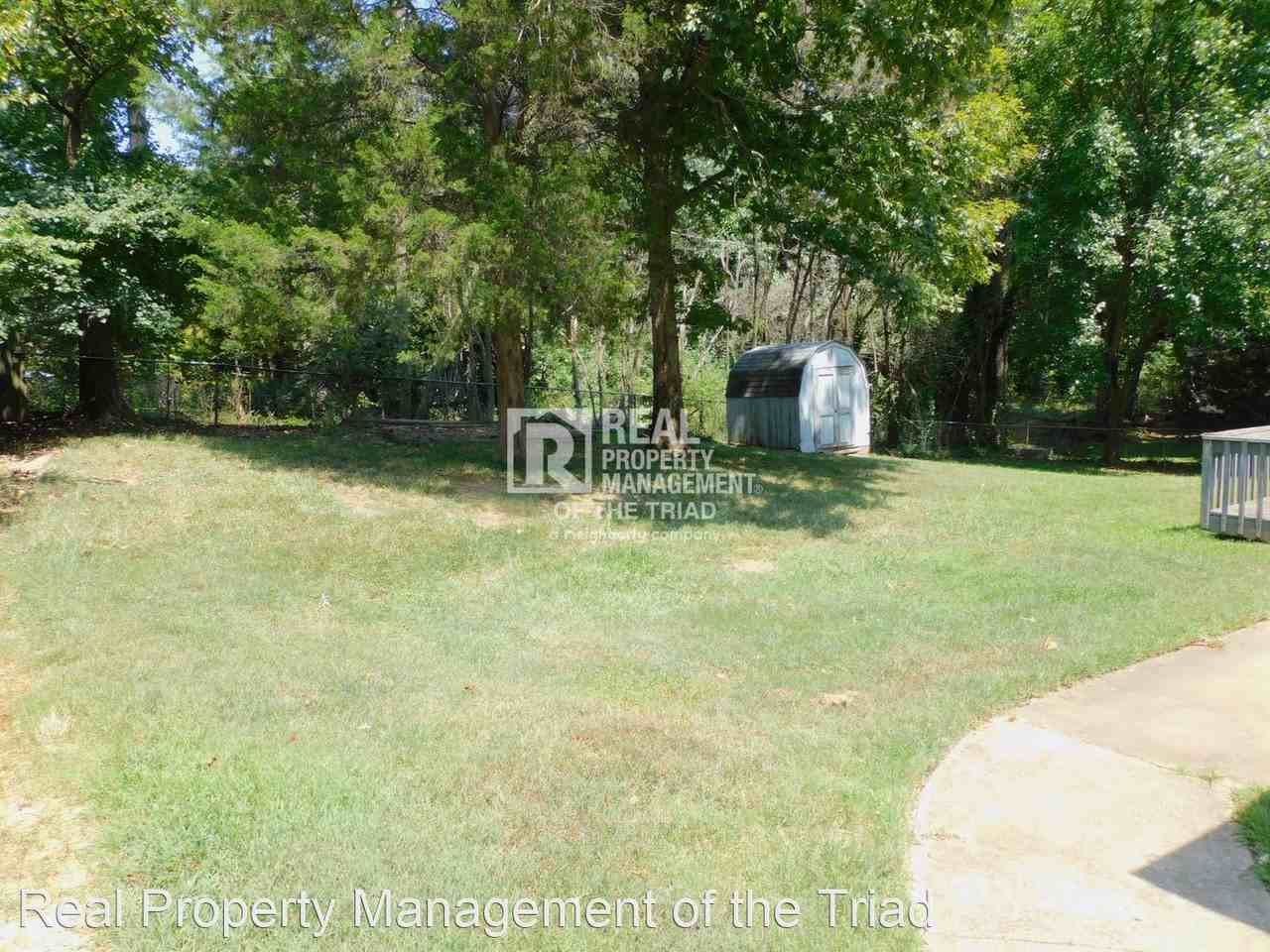 3910 Raintree Dr - Photo 3 of 4