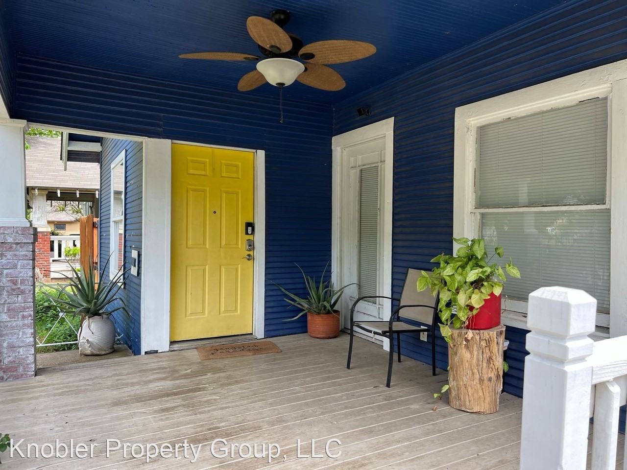 706 Hollywood Ave - Photo 3 of 11