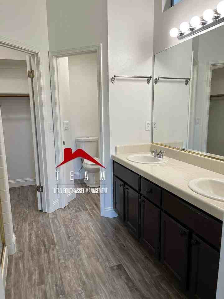 5231 Del Vista Way - Photo 2 of 20
