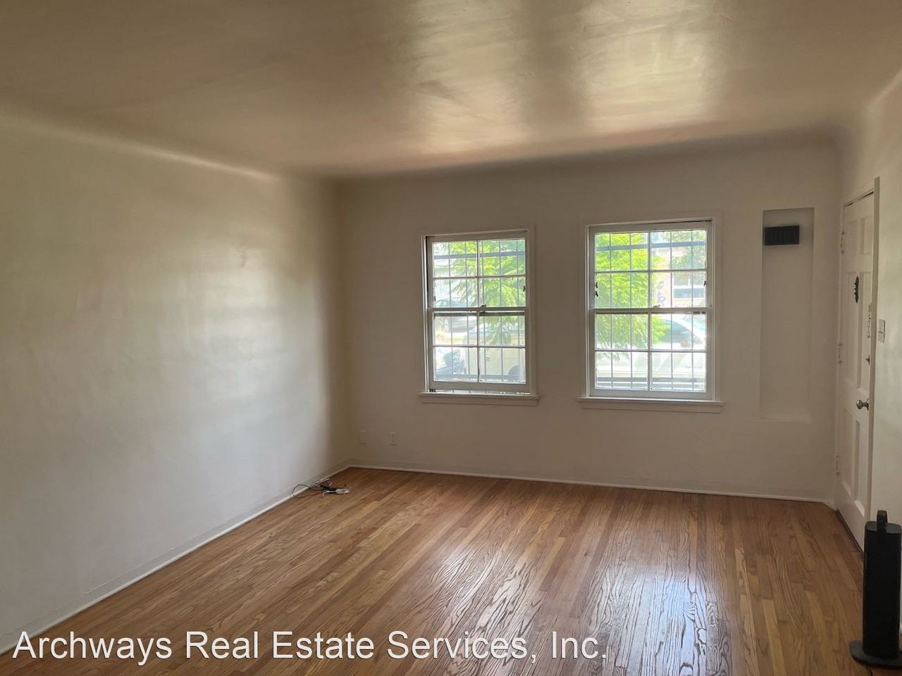 8508 Cashio St - Photo 2 of 4