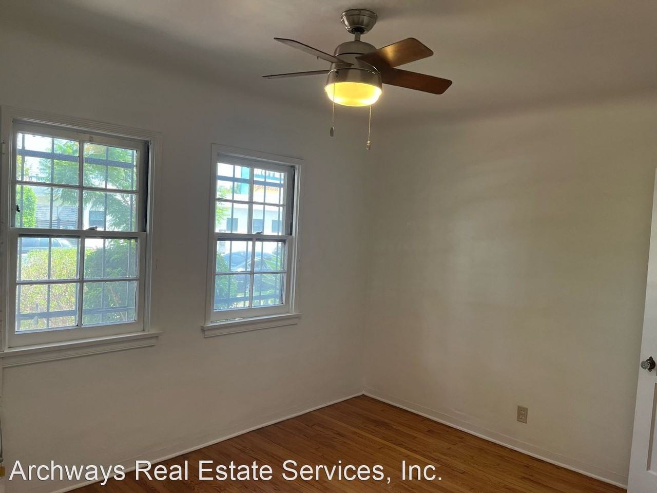 8508 Cashio St - Photo 3 of 4