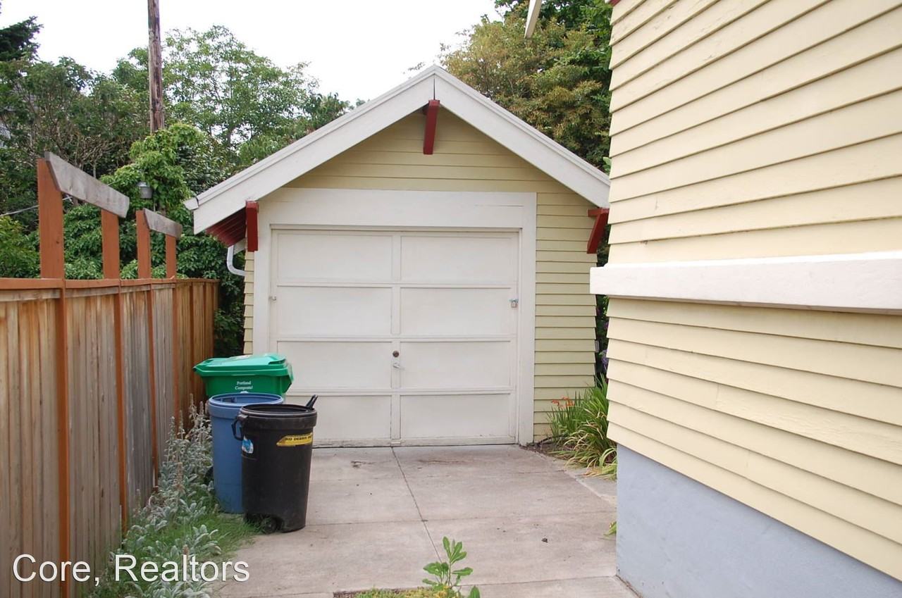 2115 Ne 41st Ave - Photo 2 of 17