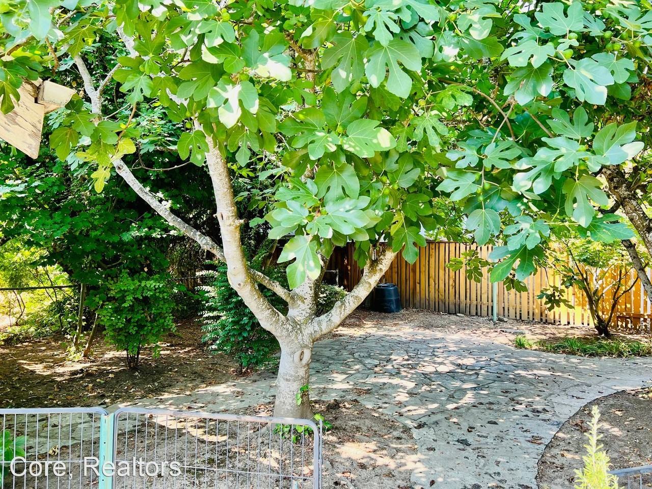 2115 Ne 41st Ave - Photo 3 of 17