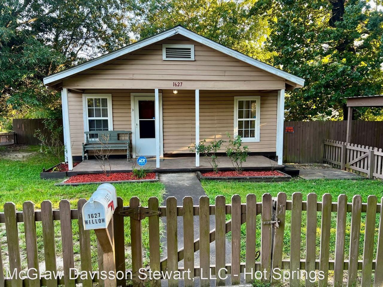 1627 Willow St - Photo 3 of 41