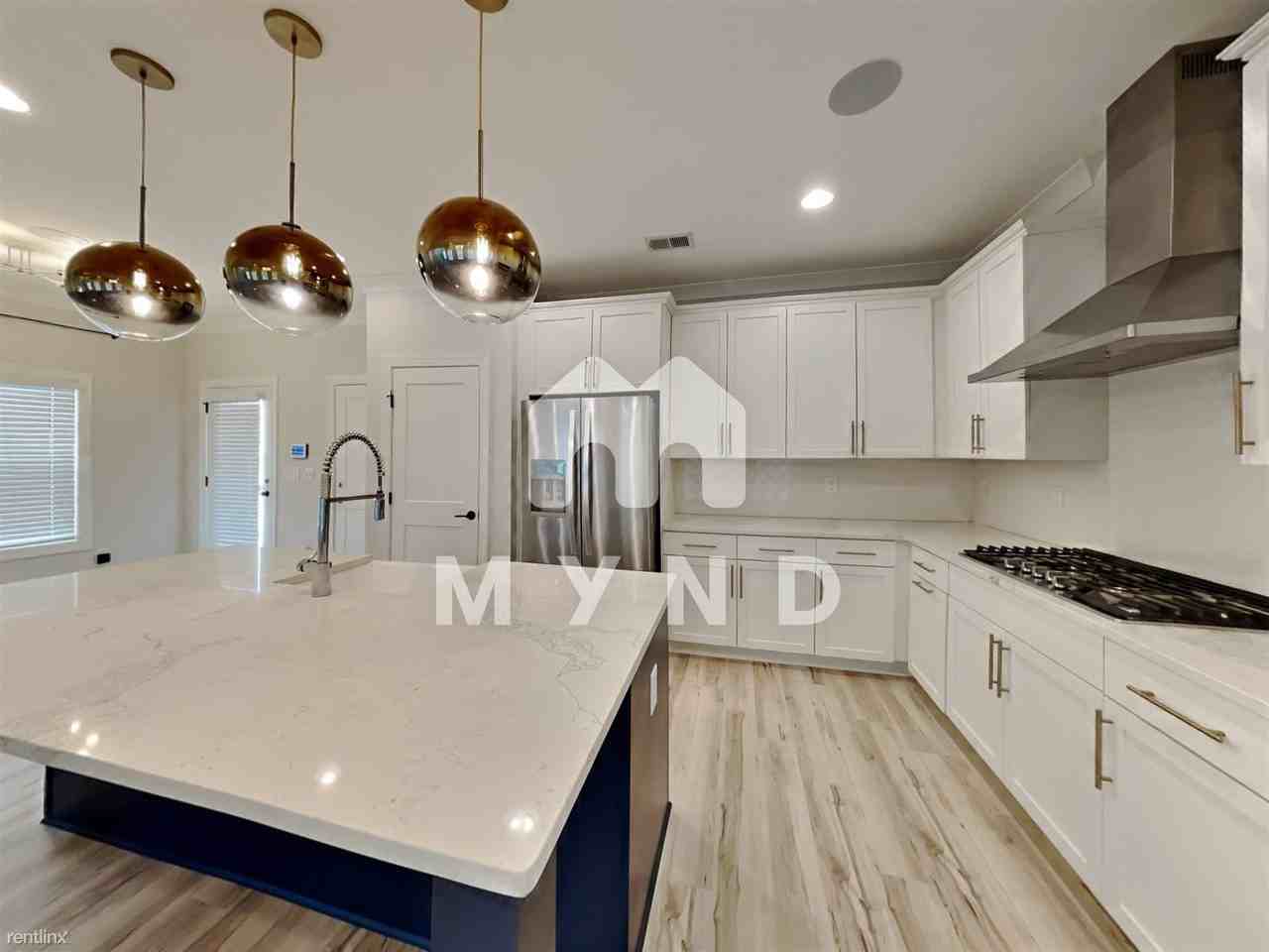 2055 Drew Dr - Photo 3 of 20