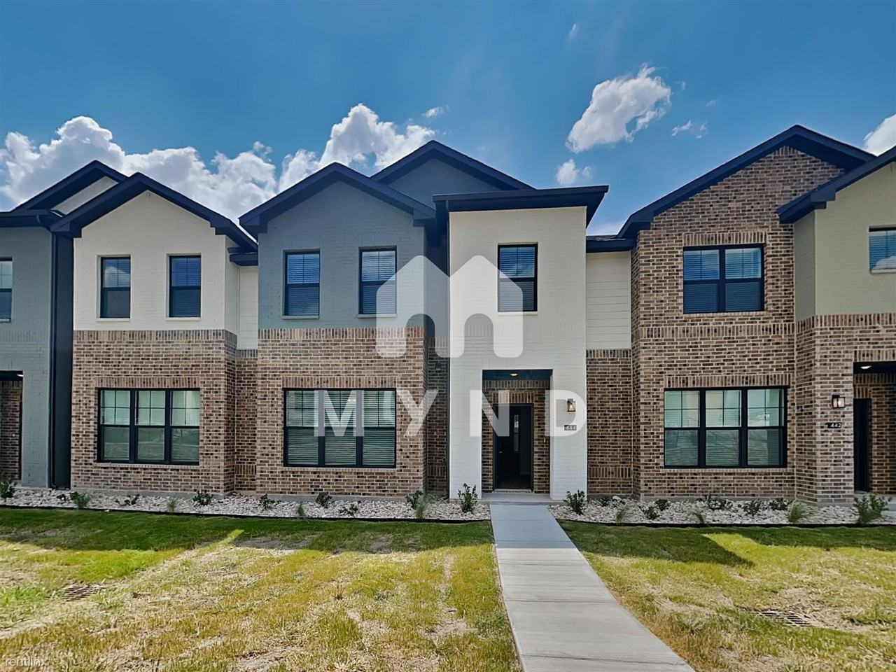 444 Willow Xing E - Photo 2 of 25