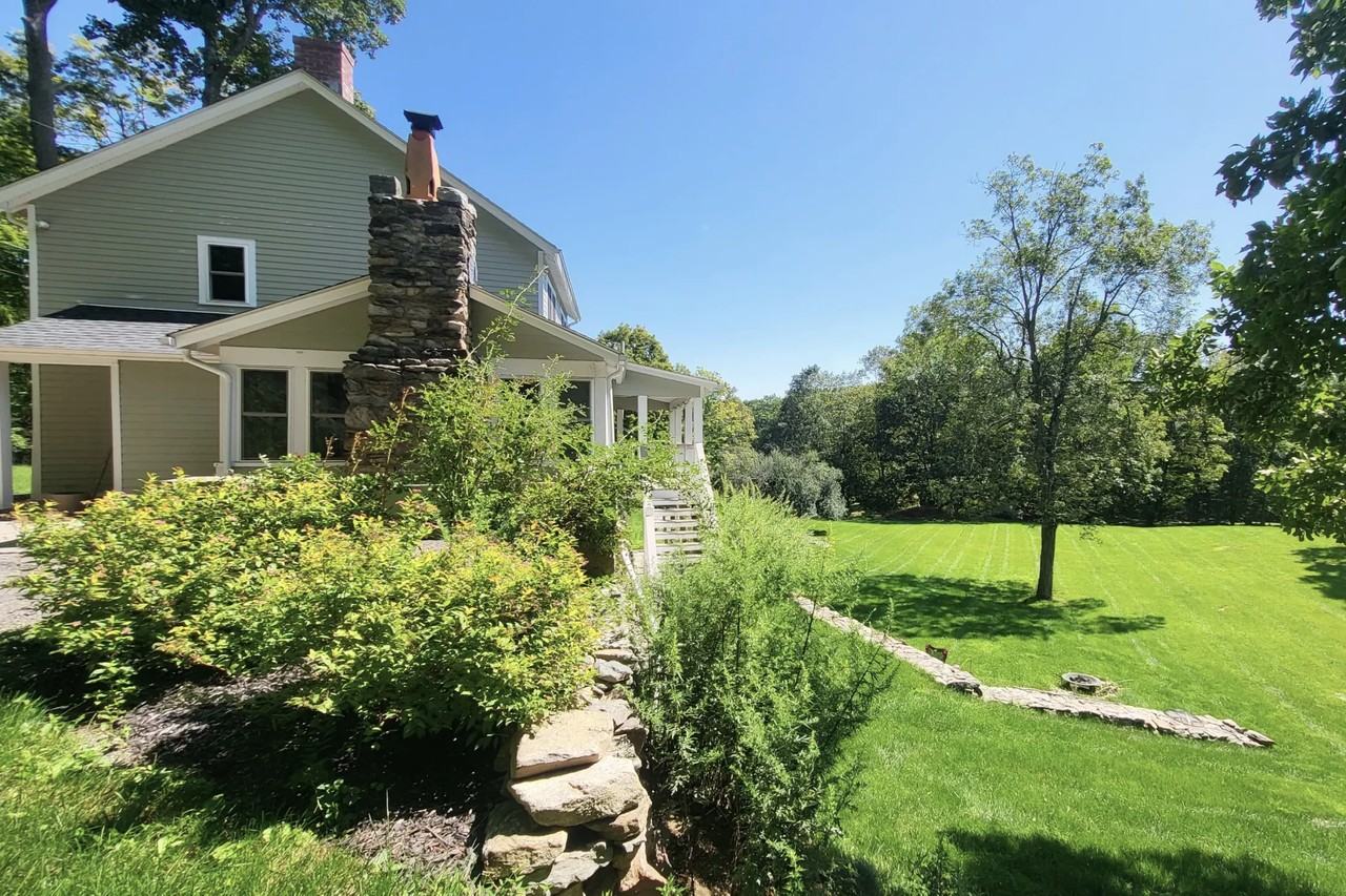 7 Looking Rocks Ln - Photo 2 of 33