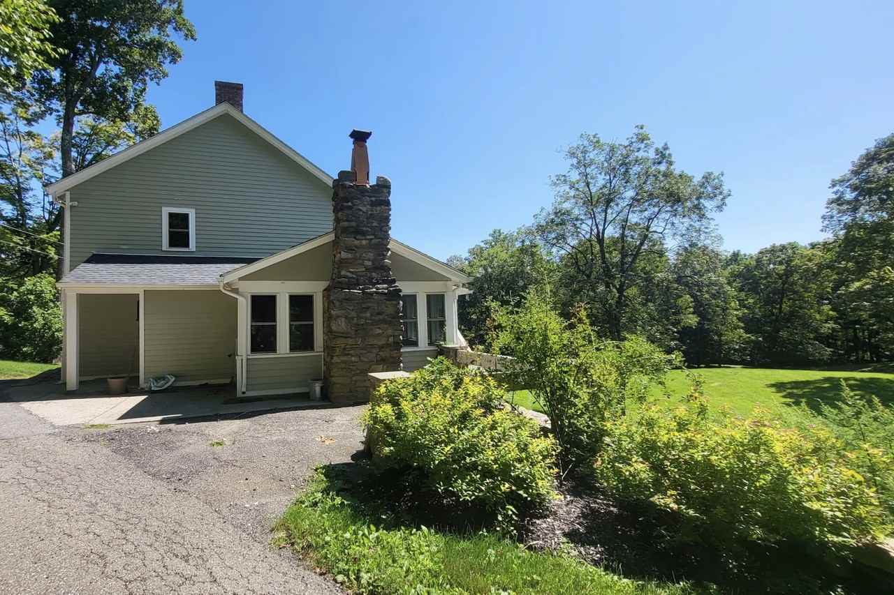 7 Looking Rocks Ln - Photo 3 of 33