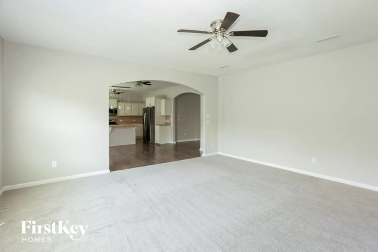 303 Whispering Hills Dr - Photo 3 of 14