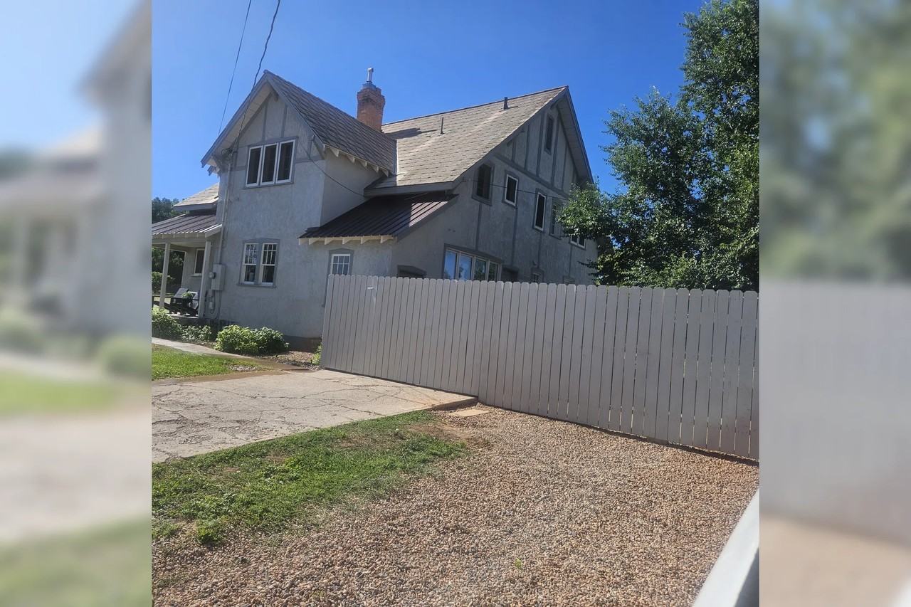 291 N 1st East St - Photo 2 of 23