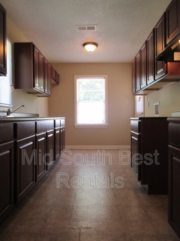 3150 Ridgecrest St - Photo 3 of 8