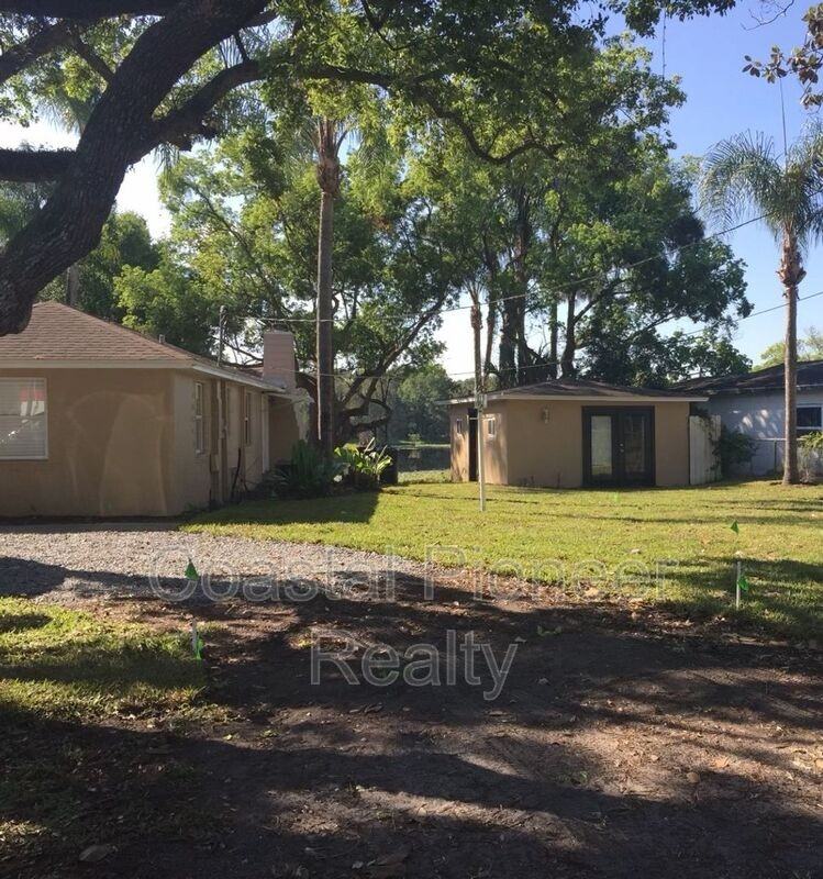 13321 N Oregon Ave - Photo 3 of 24