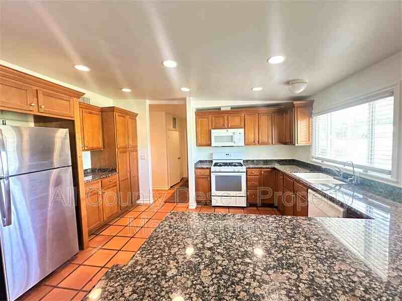 77452 Miles Ave - Photo 3 of 16