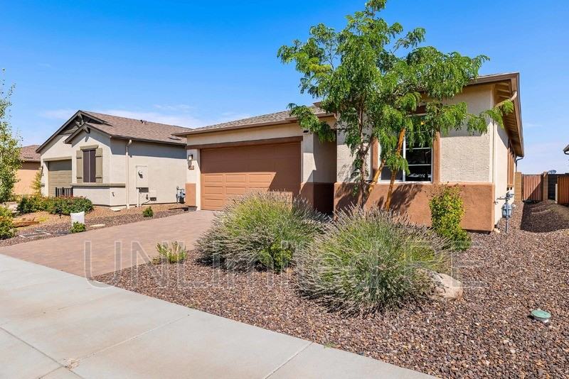 1380 Warbler Way - Photo 3 of 36