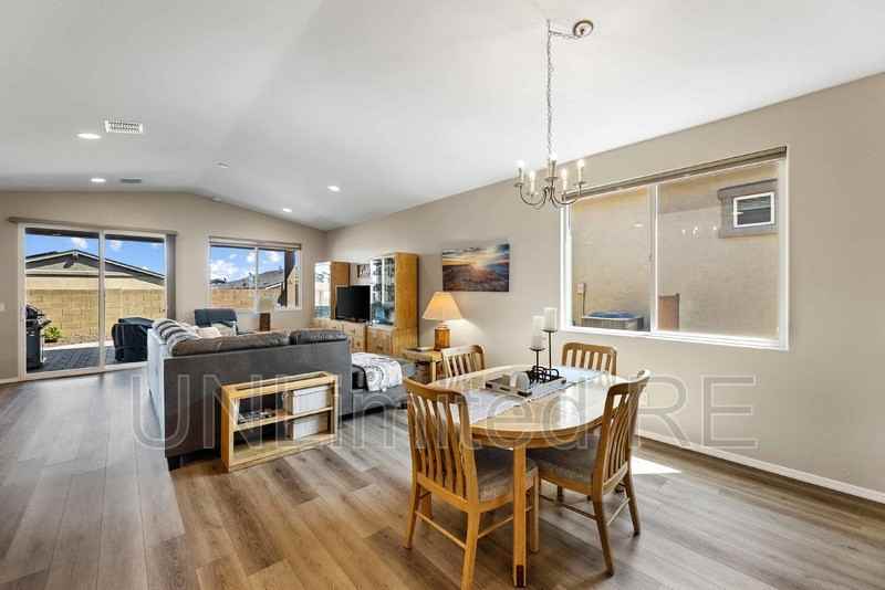 1380 Warbler Way - Photo 6 of 36