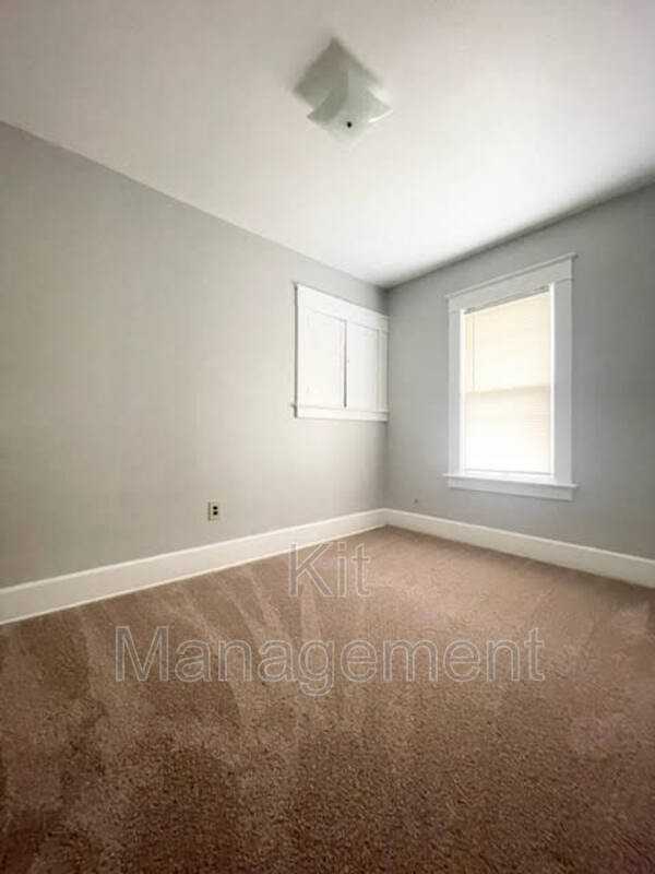 933 Eleanor Ave - Photo 3 of 11