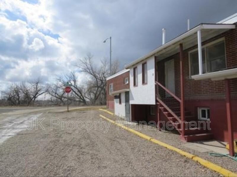 2027 Smelter Ave Ne #02 - Photo 2 of 17