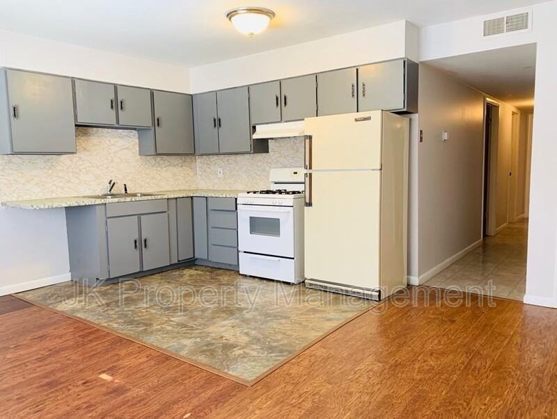 2027 Smelter Ave Ne #02 - Photo 3 of 17