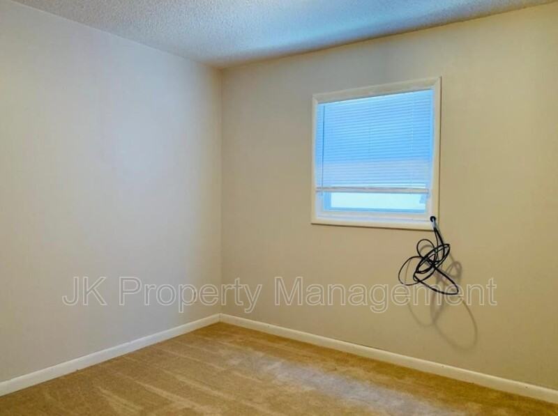 2027 Smelter Ave Ne #02 - Photo 6 of 17